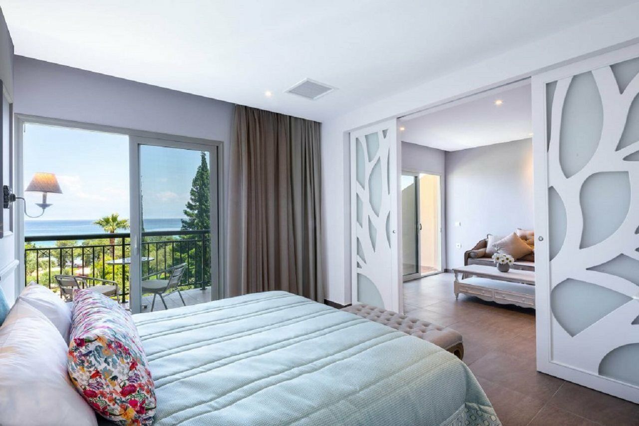 Delfinia Hotel Moraitika Exteriör bild